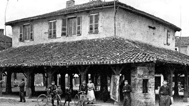 La halle de Viller�al (16e s.)