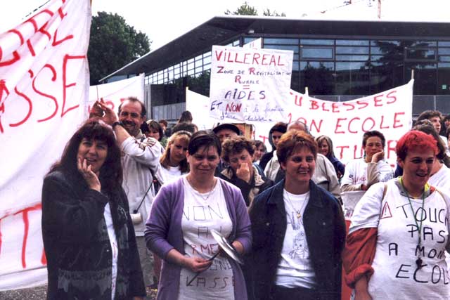 Manifestation contre la fermeture d'une classe - Jean-Paul Epinette Manifestation contre la fermeture d'une classe - Jean-Paul Epinette