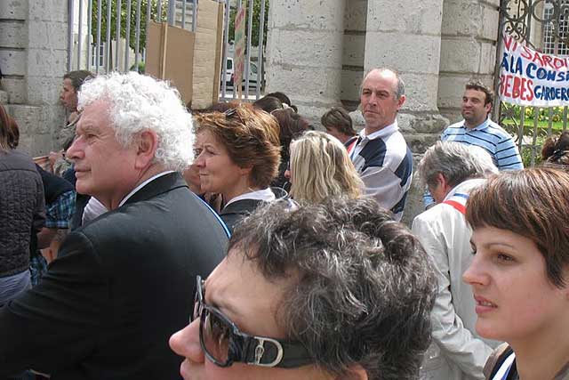 Parmi les manifestants, le maire de Villeréal - Jean-Paul Epinette Parmi les manifestants, le maire de Villeréal - Jean-Paul Epinette
