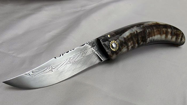 Un couteau d'art de Mano Liska - Jean-Paul Epinette Un couteau d'art de Mano Liska - Jean-Paul Epinette