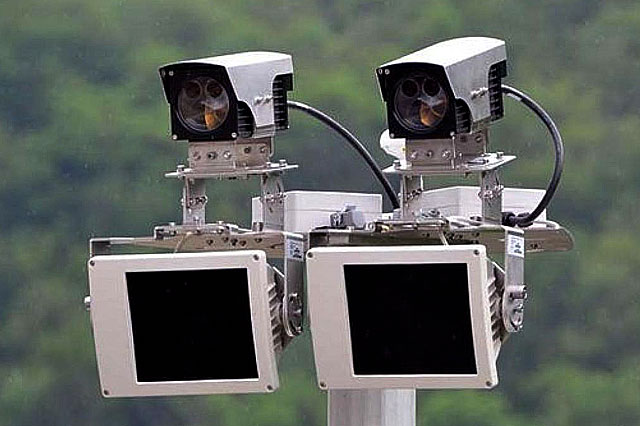 Le radar-tronçon n'émet pas de flash|Jean-Paul Epinette