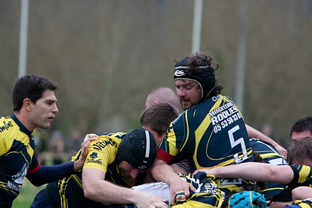 Dans le maul, Nicolas et Mathieu Chenu. Dans le maul, Nicolas et Mathieu Chenu.
