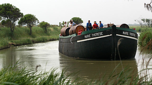 La Marie-Thérèse dernière représentante des barques de patron en bois du canal du Midi La Marie-Thérèse dernière représentante des barques de patron en bois du canal du Midi