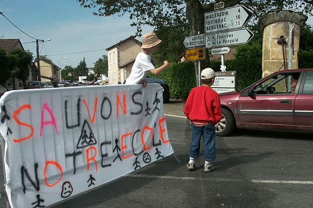 En maternelle ou en élémentaire, la menace pèse chaque année depuis 15 ans...|Archive © Jean-Paul Epinette - icimedia@free.fr