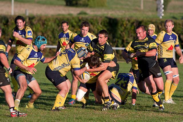 Argivier a payé de sa personne dans la lutte pour le ballon.