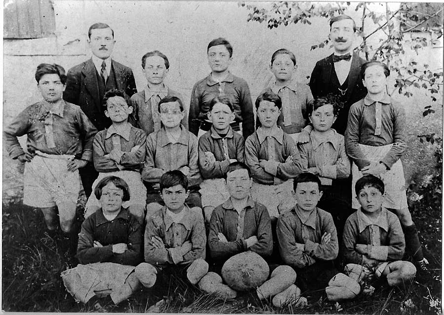 1914... on joue même au rugby à l'école des garçons !