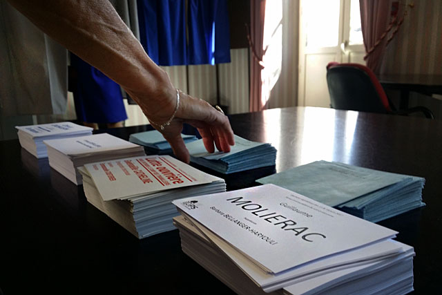 Lundi matin, le personnel politique sera profondément renouvelé...|Photo © jean-Paul Epinette - icimedia@free.fr