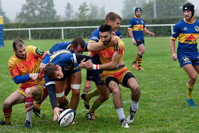 Un rugby laborieux, mais une victoire villeneuvoise...|Photo © jean-Paul Epinette - icimedia@free.fr Un rugby laborieux, mais une victoire villeneuvoise...|Photo © jean-Paul Epinette - icimedia@free.fr