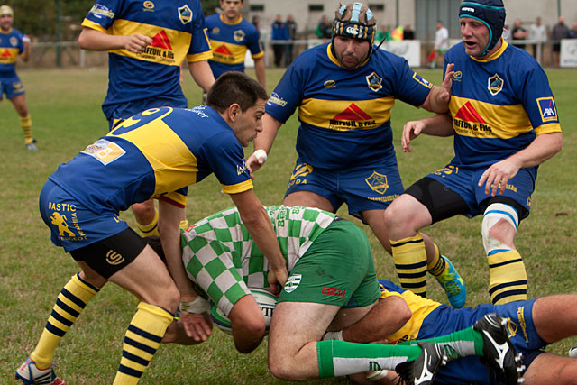 Pour les Jaune et Bleu, dernier match de la phase aller contre Vergt...|Archives © jean-Paul Epinette - icimedia@free.fr