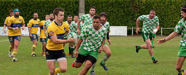 Jouer, défier, se dépasser... c'est le rugby ! - Archives © jean-Paul Epinette - icimedia@free.fr