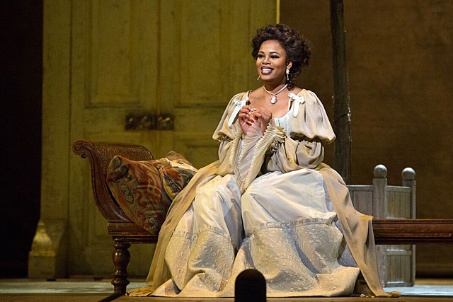 Pretty Yende - Adina dans l'Elixir d'Amour de Donizetti...|Photo DR Pretty Yende - Adina dans l'Elixir d'Amour de Donizetti...|Photo DR