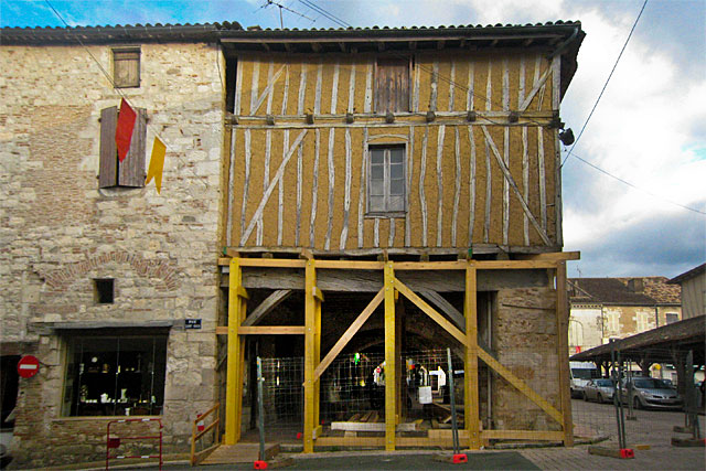 La maison à pan de bois de la cornière bénéficiera du Plan Façade...|Photo © jean-Paul Epinette - icimedia@free.fr La maison à pan de bois de la cornière bénéficiera du Plan Façade...|Photo © jean-Paul Epinette - icimedia@free.fr