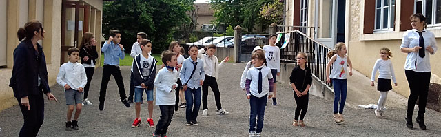 Plusieurs ateliers ont permis de jeter une passerelle entre l'école de Villeréal et l'univers australien... - -|Photo © DR - icimedia@free.fr Plusieurs ateliers ont permis de jeter une passerelle entre l'école de Villeréal et l'univers australien... - -|Photo © DR - icimedia@free.fr