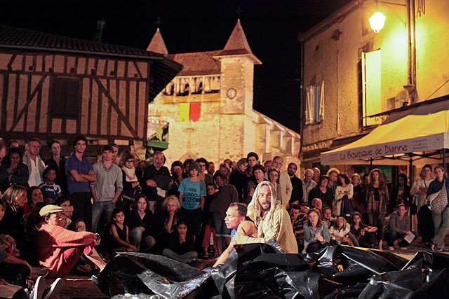 Autant que ses vieilles pierres, la qualité et la richesse de la vie dans la bastide a compté... - Photo © jean-Paul Epinette - icimedia@free.fr Autant que ses vieilles pierres, la qualité et la richesse de la vie dans la bastide a compté... - Photo © jean-Paul Epinette - icimedia@free.fr