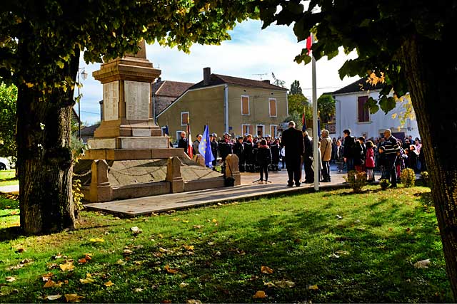 Une foule exceptionnelle a commémoré le centième anniversaire de l'armistice de 1918 qui mit un terme à ce que les anciens nommaient La Grande Guerre...|Photo © jean-Paul Epinette - icimedia@free.fr