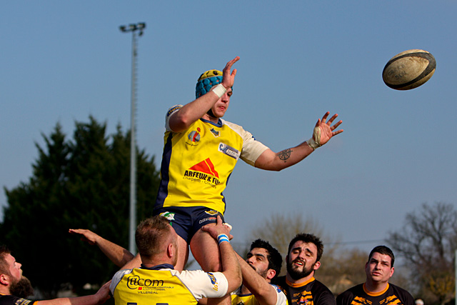 Dans les airs, Tizon a dominé son sujet... - Photo © Jean-Paul Epinette - icimedia@free.fr