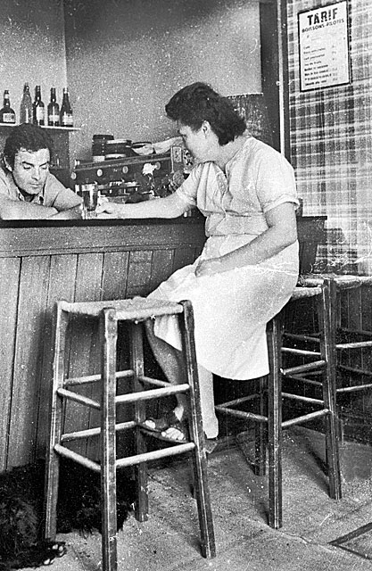 Pour mémoire... Michel Sapina et sa mère Arlette, au bar de L'Europe dans les années 90, après le Pour mémoire... Michel Sapina et sa mère Arlette, au bar de L'Europe dans les années 90, après le