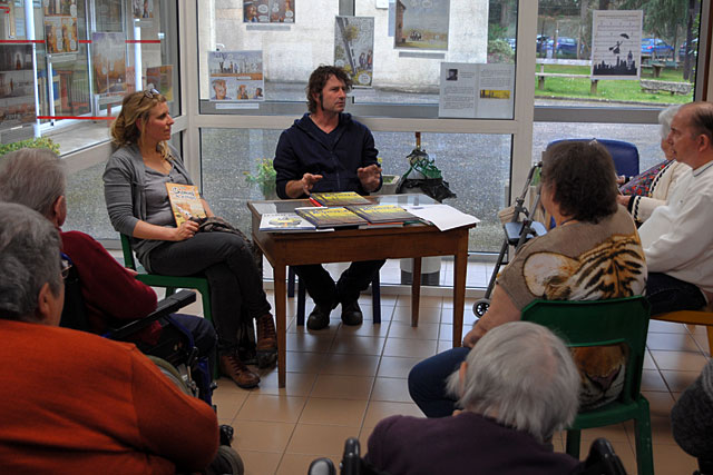 Dans les EHPAD, Troubs rencontre des anciens semblables à son voisin Raymond, personnage central de son album...|Photo © Pierre-Antony Epinette - icimedia@free.fr Dans les EHPAD, Troubs rencontre des anciens semblables à son voisin Raymond, personnage central de son album...|Photo © Pierre-Antony Epinette - icimedia@free.fr