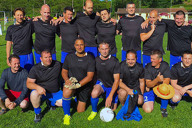 L'association des Vieux crampons du foot villeréalais est née au tournoi de Limeuil. |Photo DR