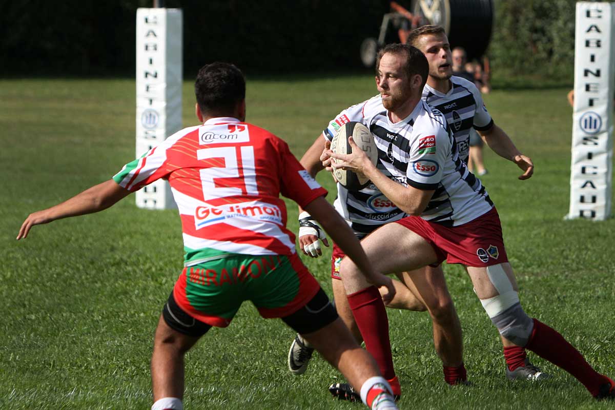 AQuand l'USCV a pris le jeu à son compte, le match a changé de physionomie... - Photo © Jean-Paul Epinette.