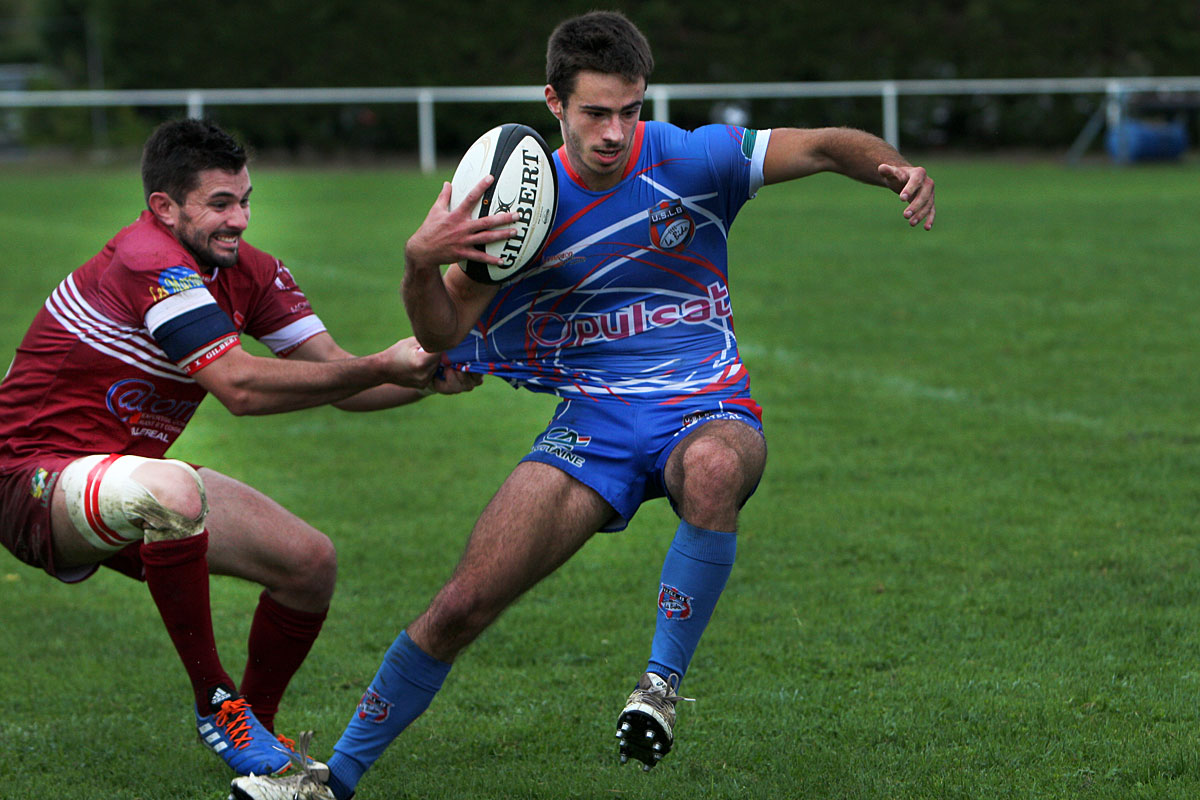 À l'aile, jusqu'au bout, Maxime Grasset s'est battu... - Photo © Jean-Paul Epinette. À l'aile, jusqu'au bout, Maxime Grasset s'est battu... - Photo © Jean-Paul Epinette.