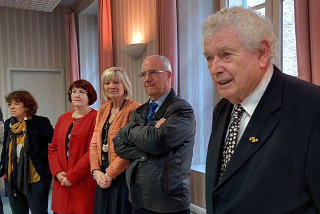 Le maire de Villeréal a confirmé à ses invités qu'il continuera à vivre à Villeréal...|Photo © Jean-Paul Epinette. Le maire de Villeréal a confirmé à ses invités qu'il continuera à vivre à Villeréal...|Photo © Jean-Paul Epinette.