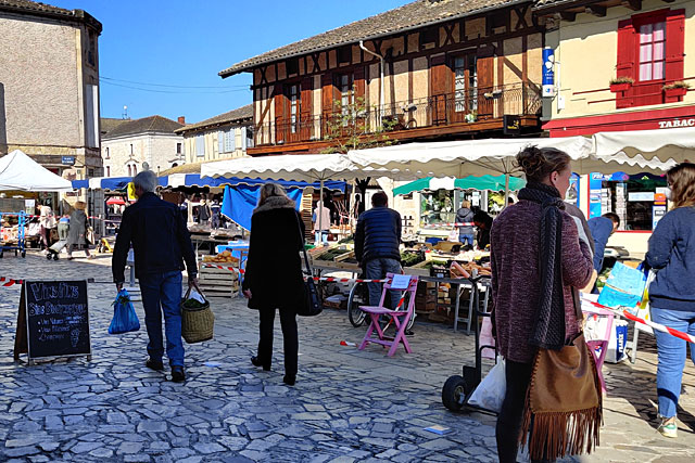 Le marché d'été va ouvrir avec un mois d'avance...|Photo © Jean-Paul Epinette. Le marché d'été va ouvrir avec un mois d'avance...|Photo © Jean-Paul Epinette.