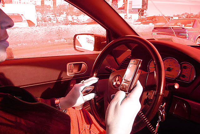 Depuis le 22 mai 2020, plusieurs dispositions de sécurité routière contre le téléphone et l’alcoolémie au volant sont entrées en vigueur.|Illustration Ed Poor / DR Depuis le 22 mai 2020, plusieurs dispositions de sécurité routière contre le téléphone et l’alcoolémie au volant sont entrées en vigueur.|Illustration Ed Poor / DR