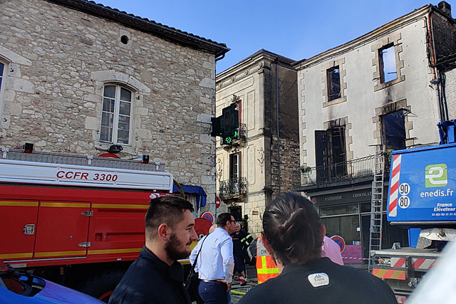 Le maire de Villeréal est rentré de Toulouse dans la nuit pour être présent auprès des victimes et des secours...|Photo © Jean-Paul Epinette. Le maire de Villeréal est rentré de Toulouse dans la nuit pour être présent auprès des victimes et des secours...|Photo © Jean-Paul Epinette.