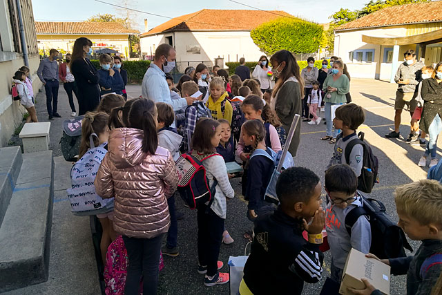 Au nombre de 4, les classes étaient bien chargées pour se répartir 114 élèves !...|Photo © Pierre-Antony Epinette.