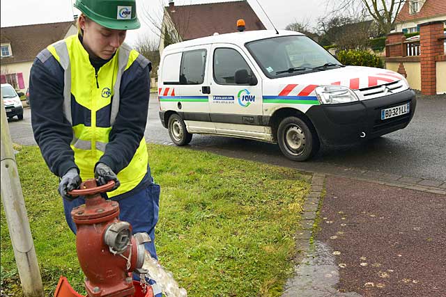 Le réseau est vieillissant : 463 000 m3 d'eau sont perdus chaque année dans les fuites...| - (Photo SAUR)