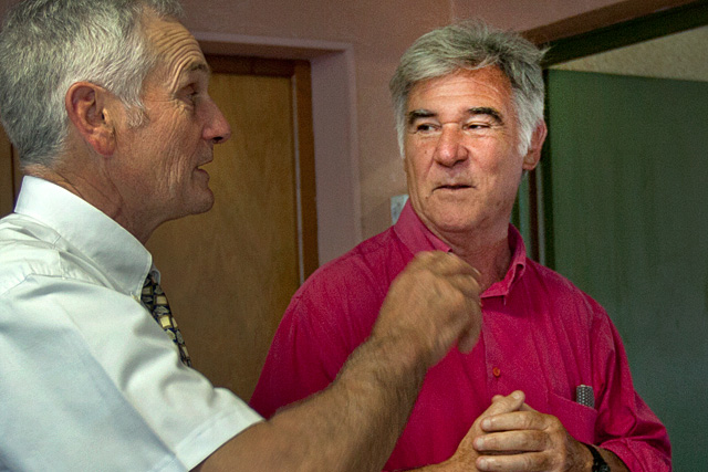 Fidèle des courses du Pesquié, Georges Pernoud en compagnie de Jean-Michel Bouyou, le président de la société hippique, pour le Grand Prix 2016.|Photo © Jean-Paul Epinette Fidèle des courses du Pesquié, Georges Pernoud en compagnie de Jean-Michel Bouyou, le président de la société hippique, pour le Grand Prix 2016.|Photo © Jean-Paul Epinette