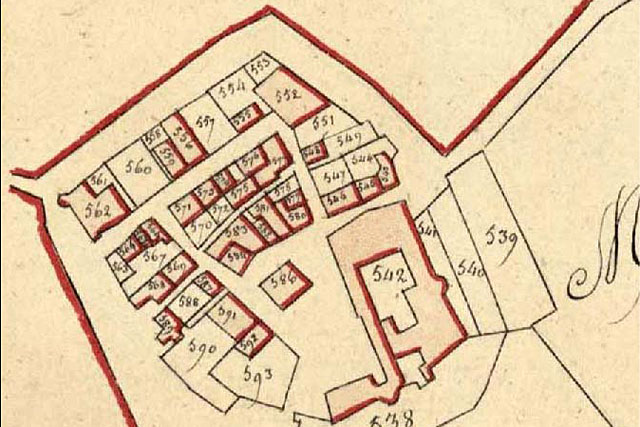 Au fil des siècles, le plan initial du site fortifié (ici 1810) s'efface peu à peu... - Cadastre napoléonien - Archives Départementales 47 Au fil des siècles, le plan initial du site fortifié (ici 1810) s'efface peu à peu... - Cadastre napoléonien - Archives Départementales 47