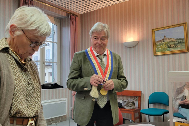 Françoise Laurière, qui a assuré l'intérim avec dévouement, a transmis le flambeau à Jean-Jacques Caminade.|