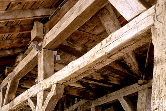 La dendrochronologie a répondu à la question : Quel est l'âge de la halle ?  - Photo © Jean-Paul Épinette.