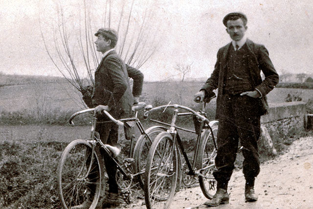 1887, Castillonnès lance à Villeréal un défi véléocipédique. - | Mémoire de Villeréal, Droits réservés - Reproduction interdite.