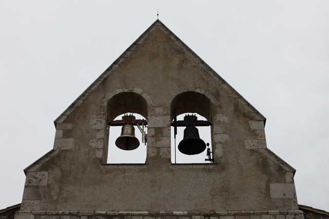 Le clocher de Rives a retrouvé sa seconde cloche. - Photo © Jean-Paul Épinette.