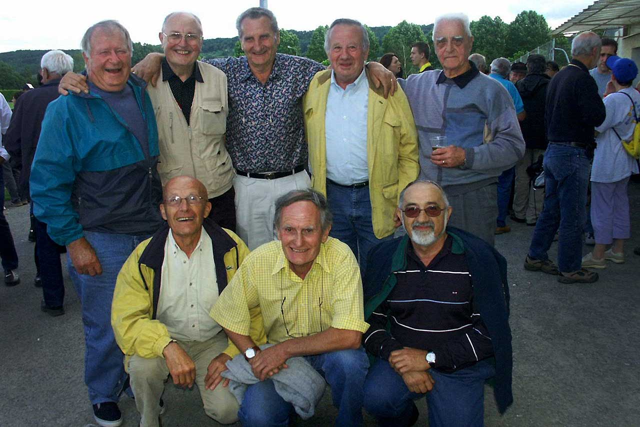 Les anciens de l'US Villeréalaise, aussi, sont là : (de g à d), derriière, Thadé Ozog, Gigi Beauvié, Gérard Caminade, Pierrot Vergnes, Jeannot Pigagnol. (Devant) Claude et Michel Capdeviole, Pierrot Grenier. - | Mémoire de Villeréal © Jean-Paul Épinette.