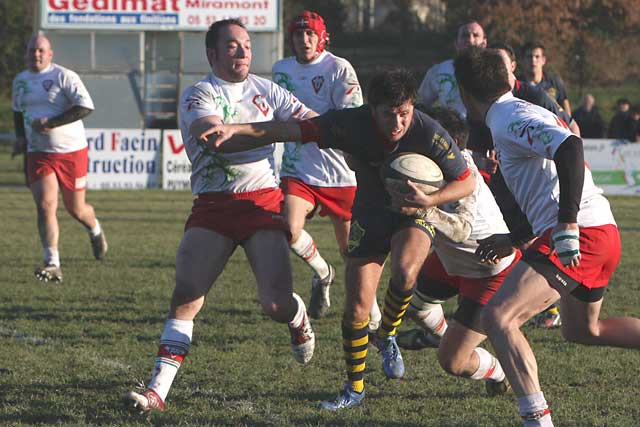 Grasset pris dans la nasse.| © Jean‐Paul Epinette ‐ iCimedia Grasset pris dans la nasse.| © Jean‐Paul Epinette ‐ iCimedia